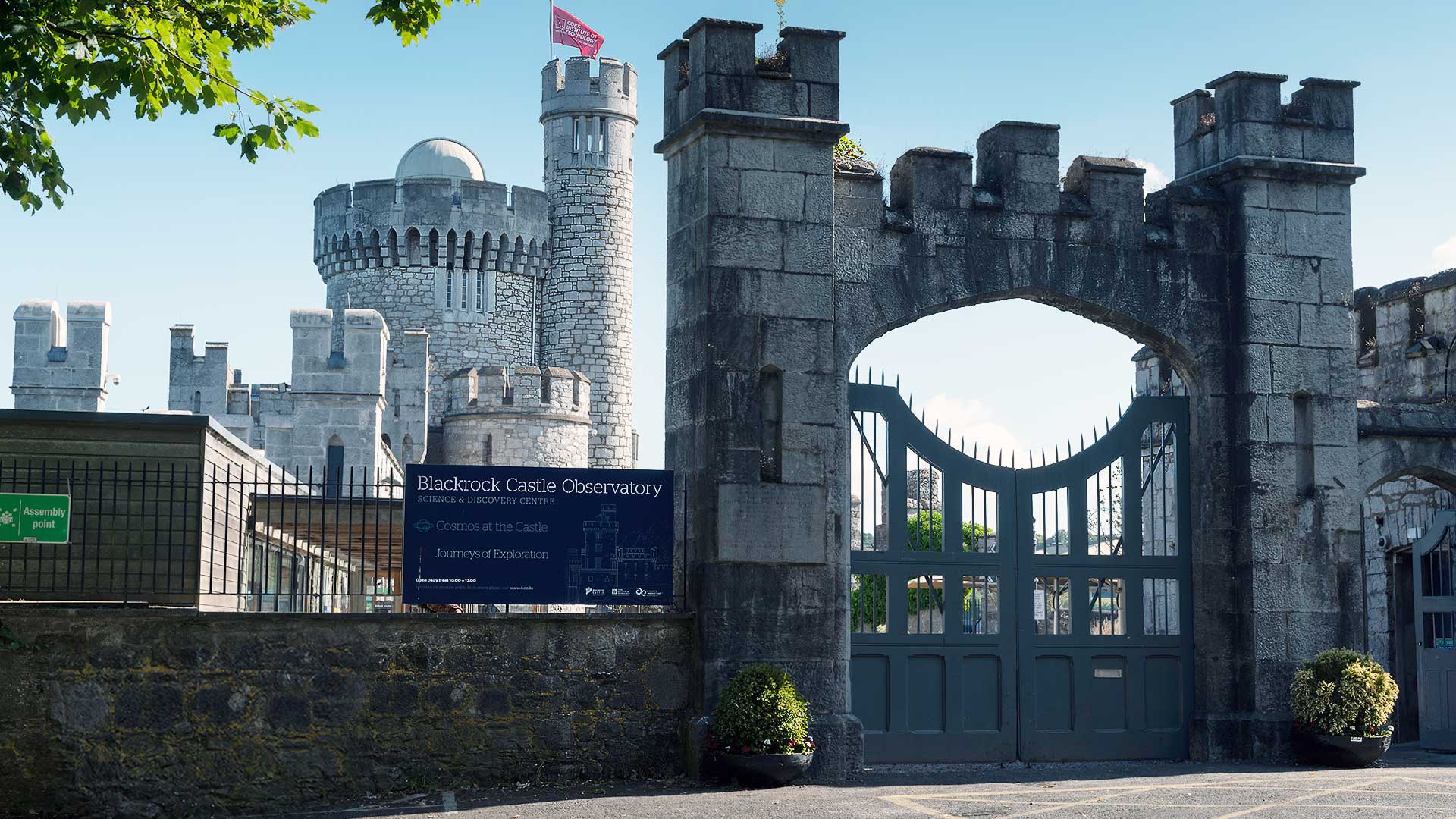 Blackrock castle in Cork view of gate and tower