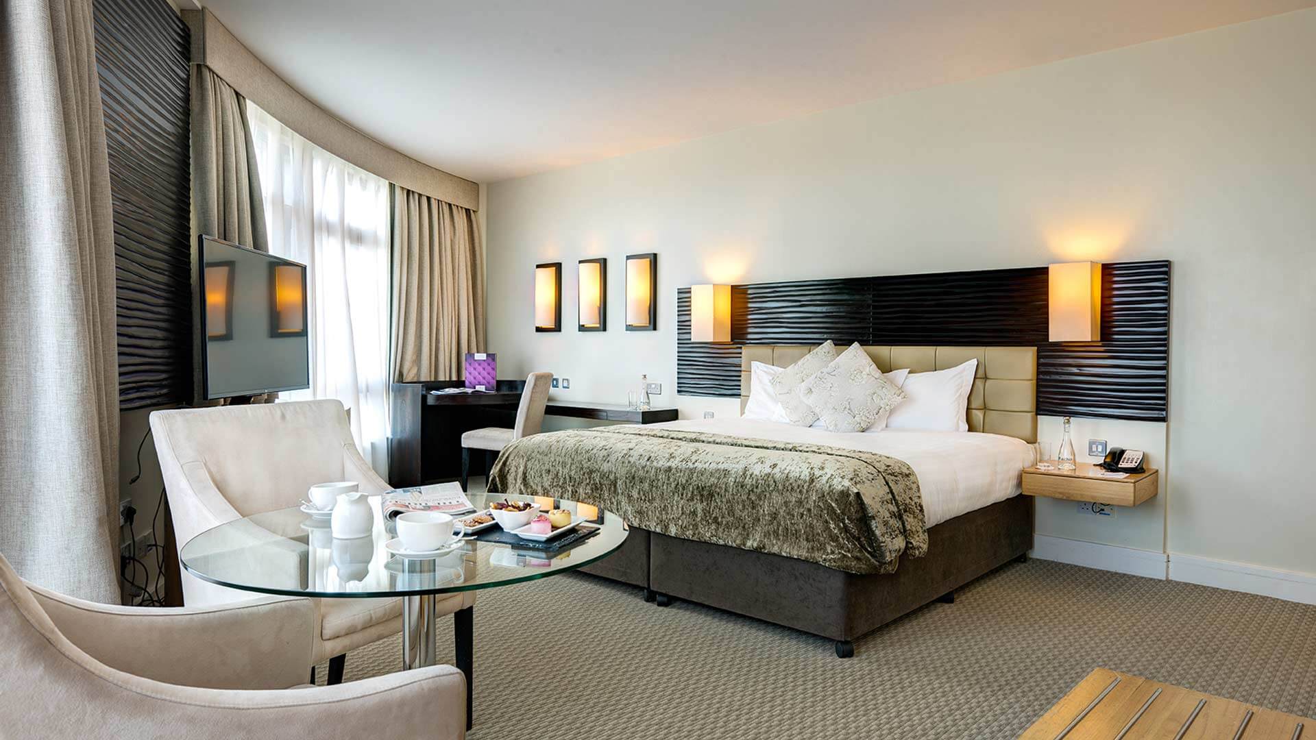 Deluxe 4 Star bedroom at the Cork International Hotel