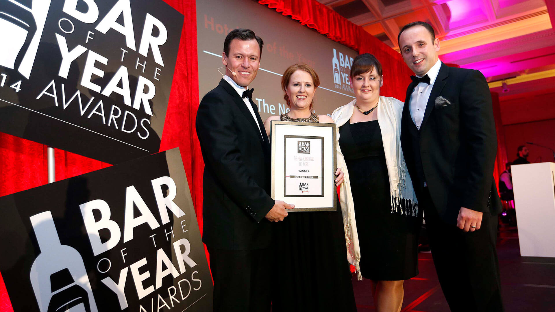 Cork International Hotel show their Bar of the Year award