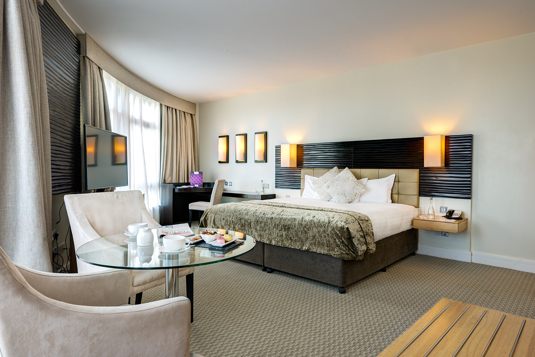 Image of spacious Deluxe Bedroom at Cork International Hotel