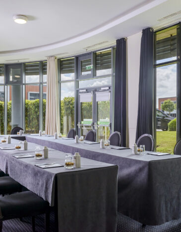 Valencia Meeting Room Landscape