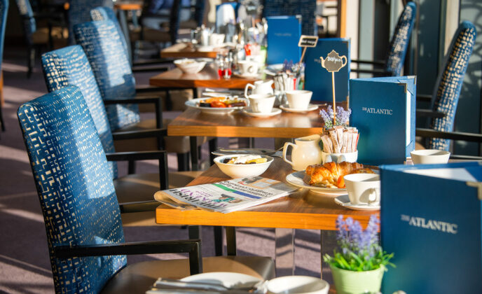 Atlantic Restaurant Breakfast Diagonal Twos with Food Landscape CIH 6