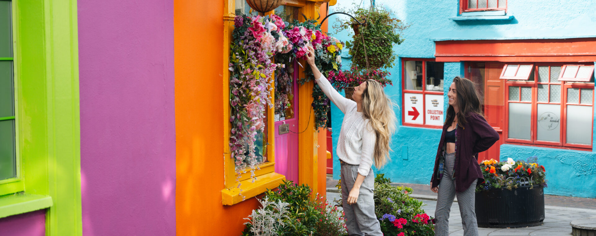 Couple shopping in Kinsale in Cork 15 Minutes from Cork International HOtel